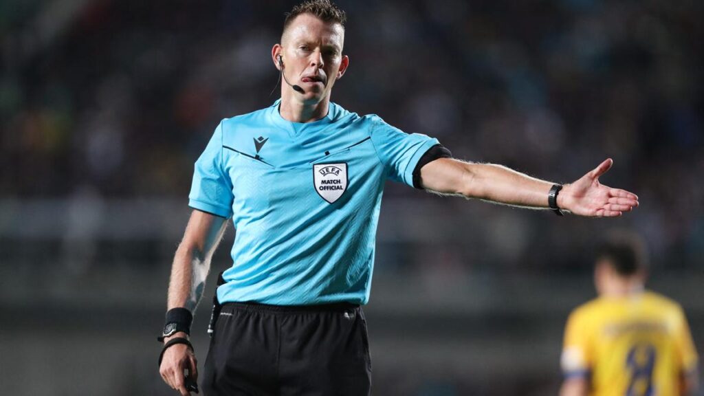 Who is the referee for the Monaco vs Barcelona UEFA Champions League 2024-25 match?