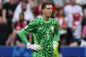 According to the Meczyki portal, the Catalan club has sounded out the Polish goalkeeper as a possible replacement for Marc ter Stegen